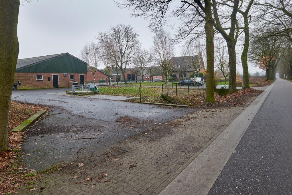 Om de gezondheidsstatus hoog te houden is een goede biosecurity belangrijk. Rendac kan buiten het hek een rondje rijden langs de kadaverkoeling. 