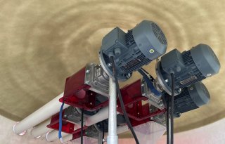 Drijber 1 voervijzels bij hopper 