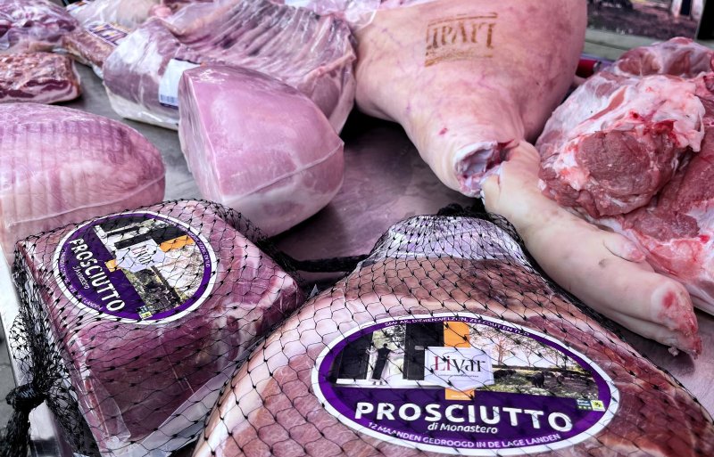 Met vleeswaren zoals luxe hammen is het verkoopmoment uit te stellen, in tegenstelling tot de afzet van vers vlees.