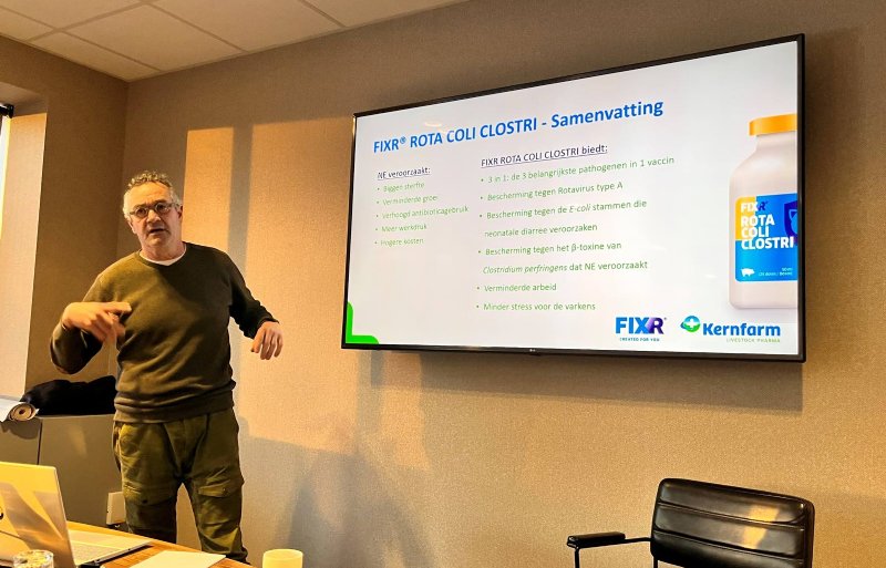 Andre Dereu van Kernfarm vertelt over de entstof Fixr Rota Coli Clostri tegen neonatale diarree bij varkens.